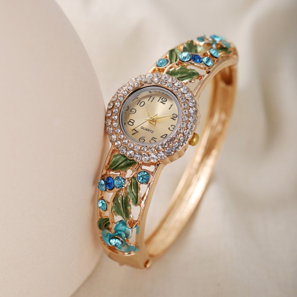 Vintage Fashion Week - Montre vintage riche en fleurs, bracelet