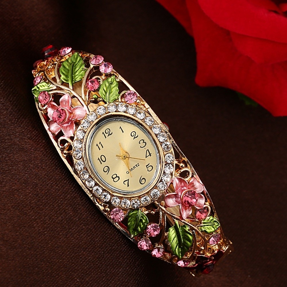Vintage Fashion Week - Montre vintage riche en fleurs, bracelet