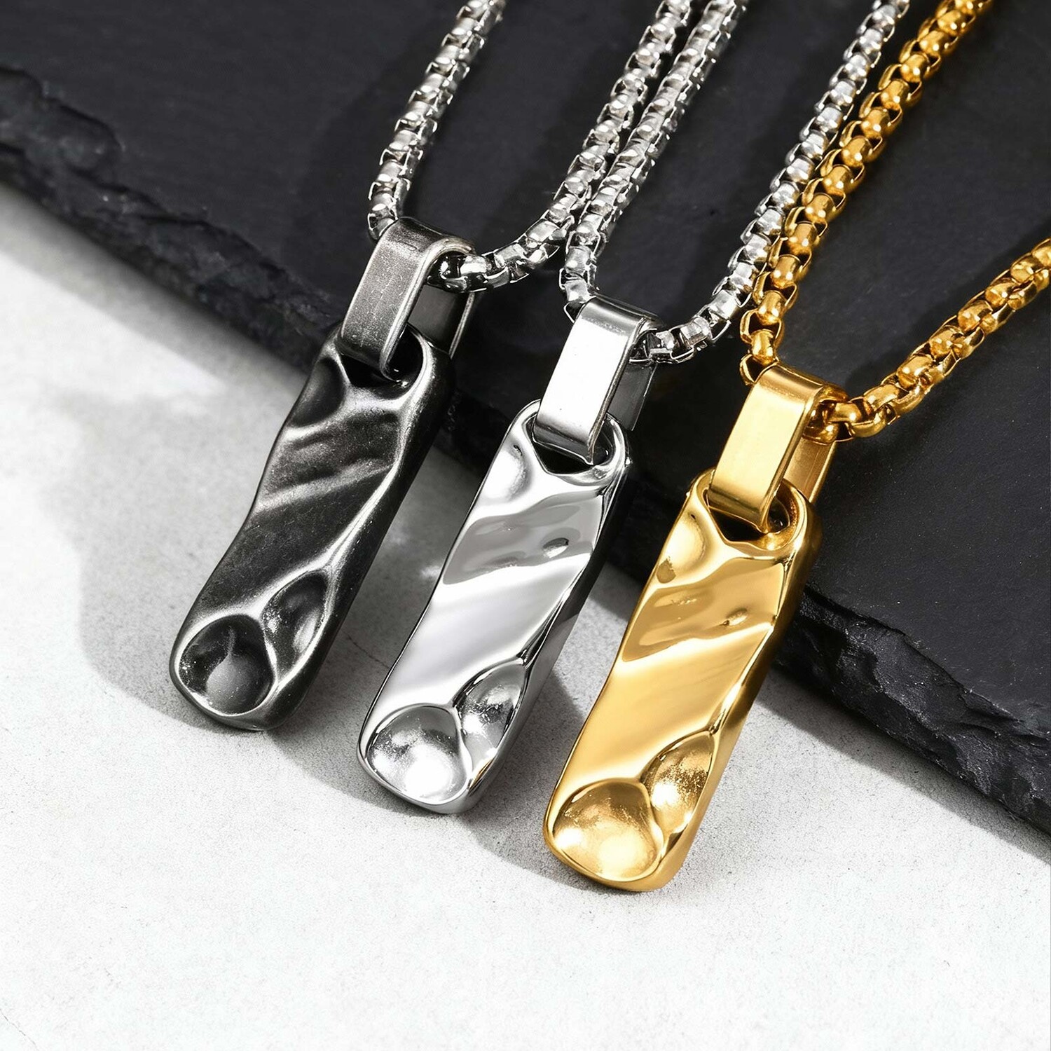 Vintage Fashion Labels - Petits colliers avec pendentif Dogtag pour