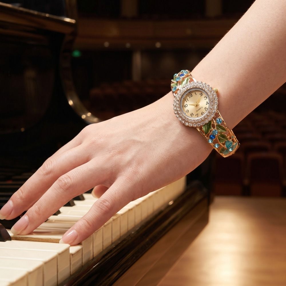 Montre vintage riche en fleurs - Vintage Fashion Week avis et prix