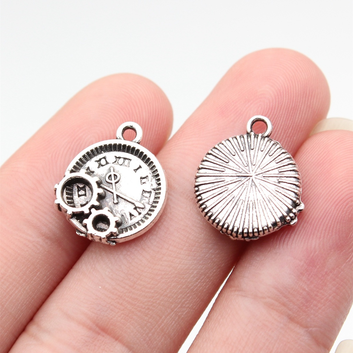 WYSIWYG – breloques d'horloge  - Vintage Urban Fashion avis et prix
