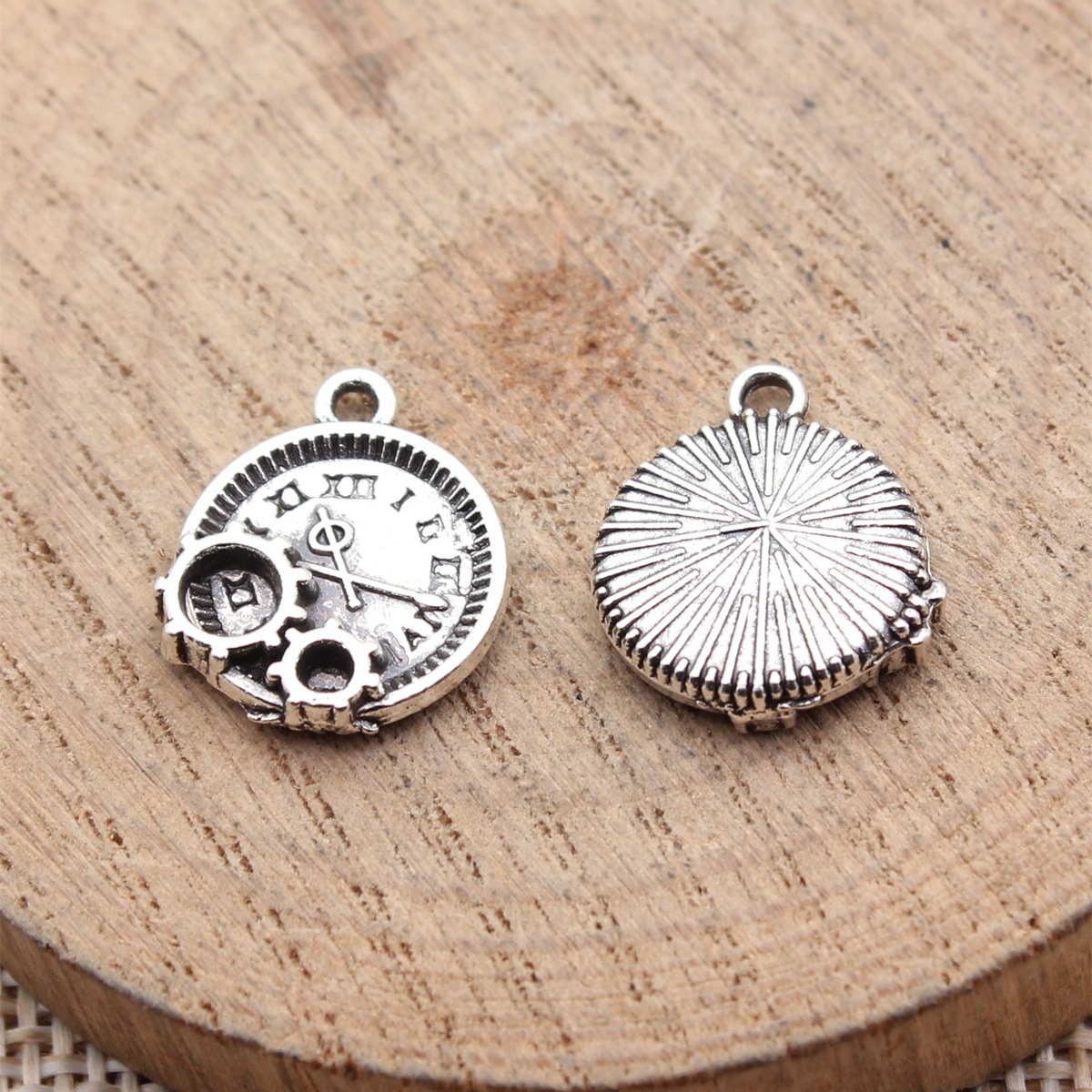 WYSIWYG – breloques d'horloge  - Vintage Urban Fashion avis et prix