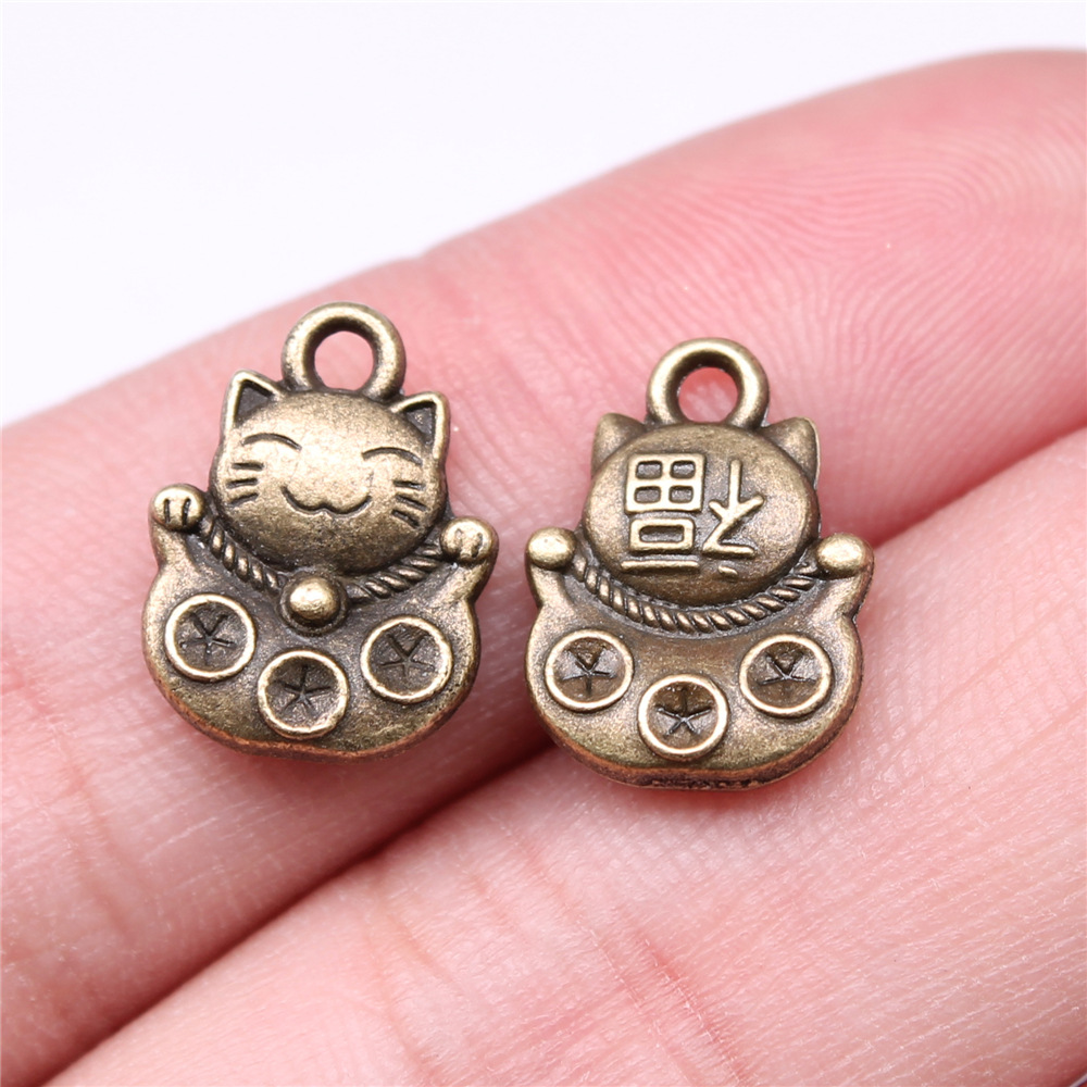Breloques chat porte-bonheur,  - Vintage Urban Fashion avis et prix